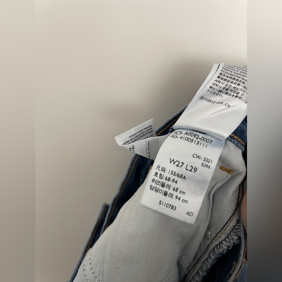 Levi’s High Wasted Straight Jeans - Picture 8 of 8